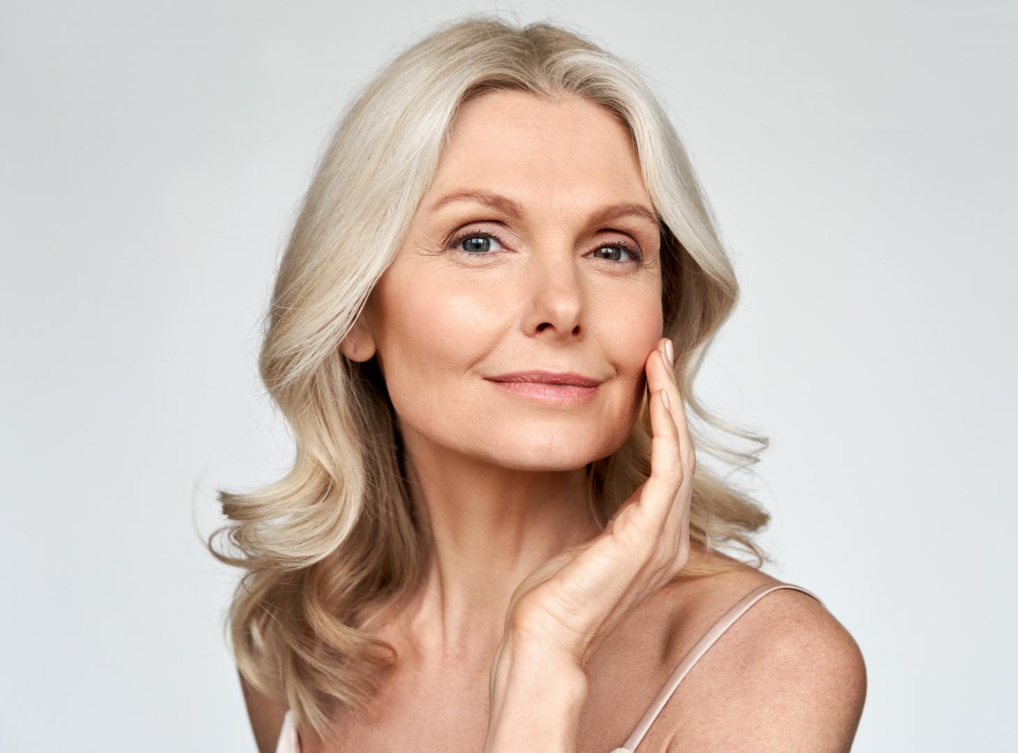 Infusion System - eine intensive Methode, die ihre Wirkung genau dort entfaltet, wo die Ursachen für oberflächliche Fältchen und Falten entstehen.